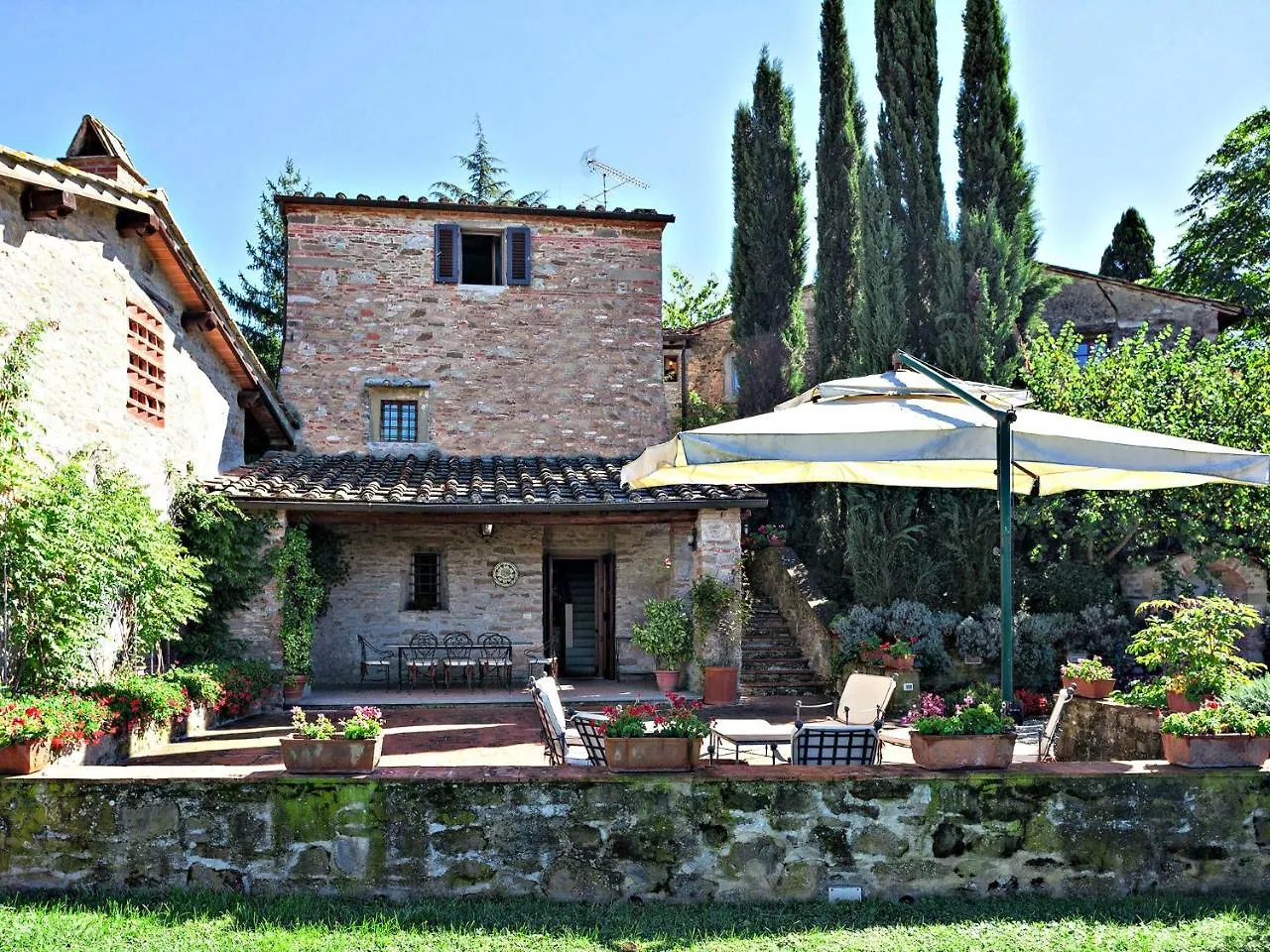 Villa Eleonora Ampinana Italy