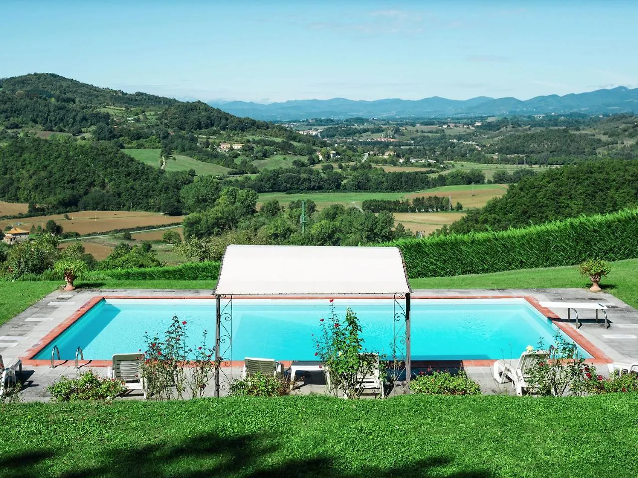 Villa Eleonora Ampinana 0*,